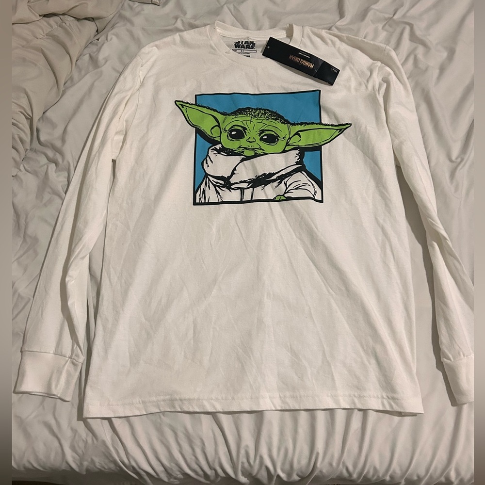 Star Wars The Mandalorian Grogu T-Shirt Men's Size Large Long Sleeve White NEW
